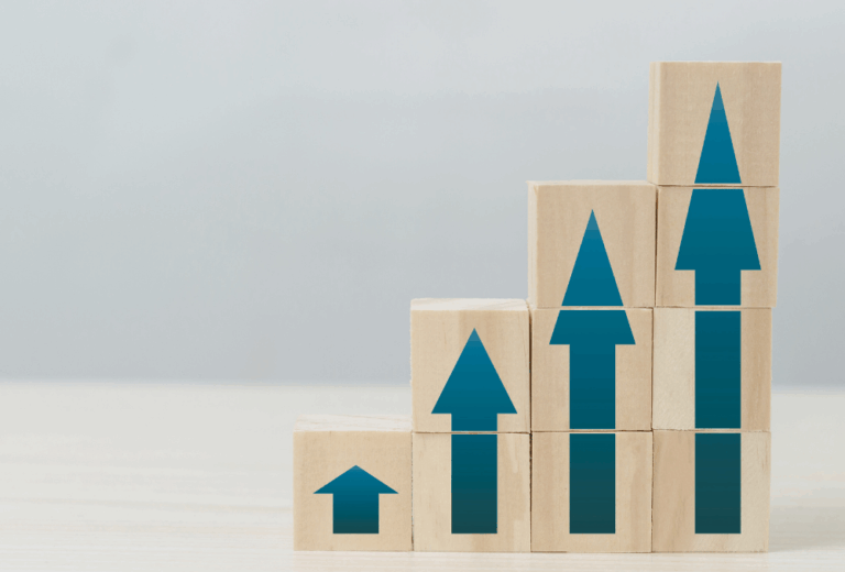 Blocks showing growing arrows, a symbol of a leverage stack that can be used in business
